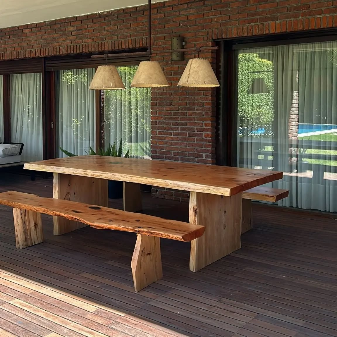Mesa + 2 bancos laterales - Juego de Barbacoa. Todo en Madera
