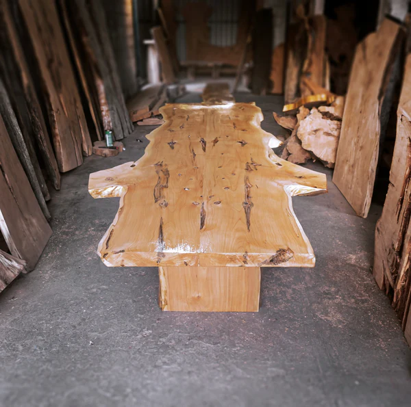 Mesa Multi Slab (base en Madera) - Tablones Ensamblados